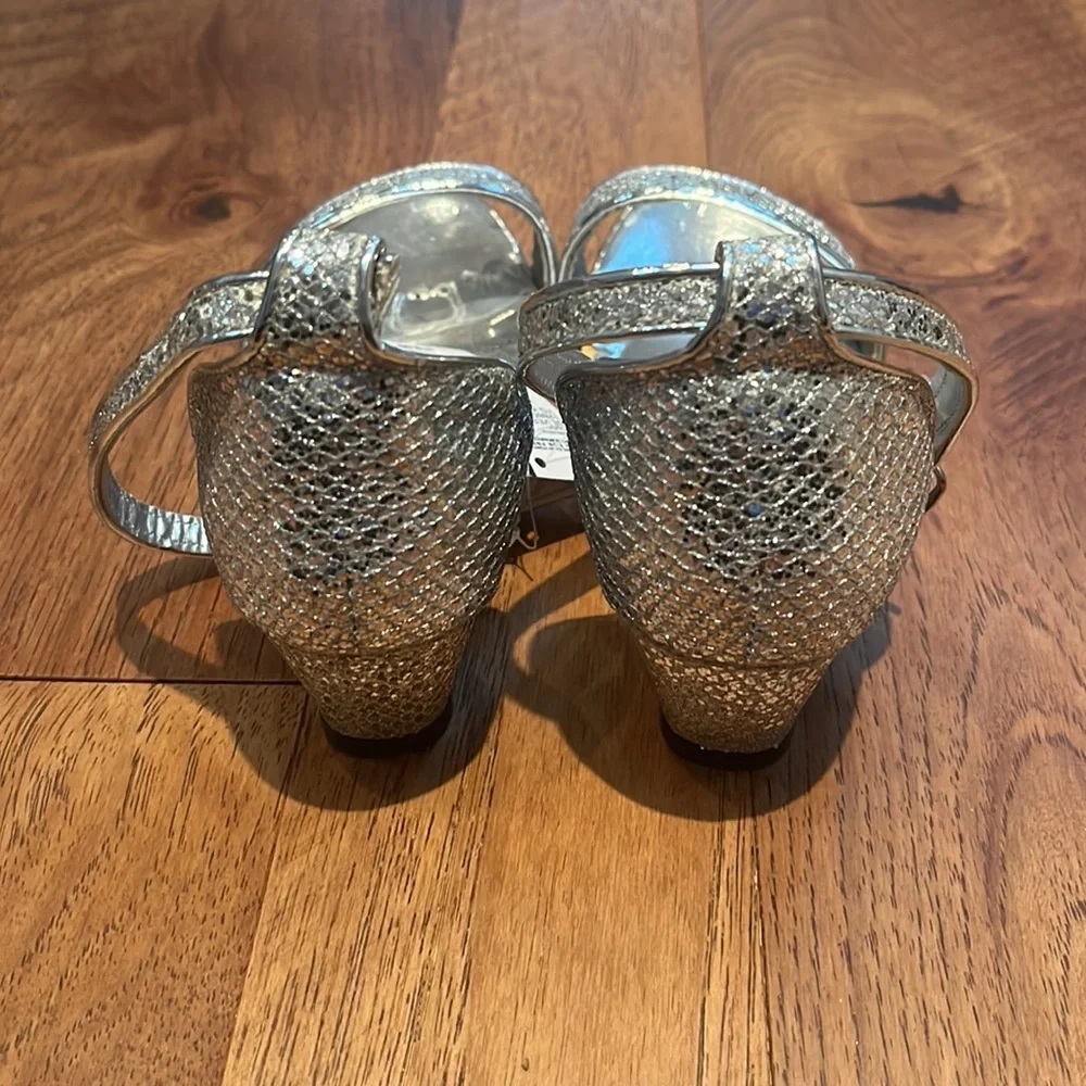 NWT Basic Editions Girl’s Silver Heels Size 1